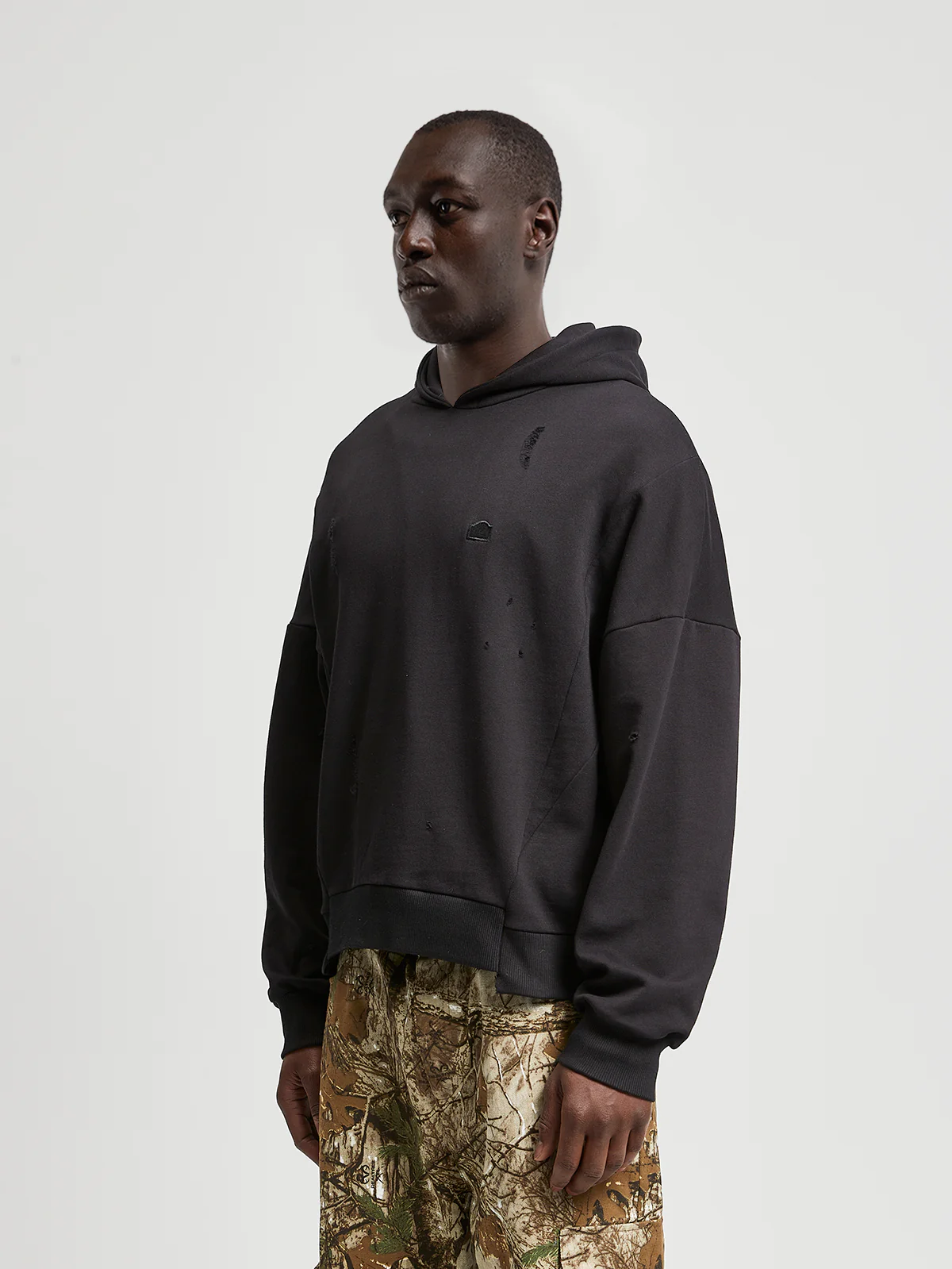 DISTORTED HOODIE - BLACK - Image 3