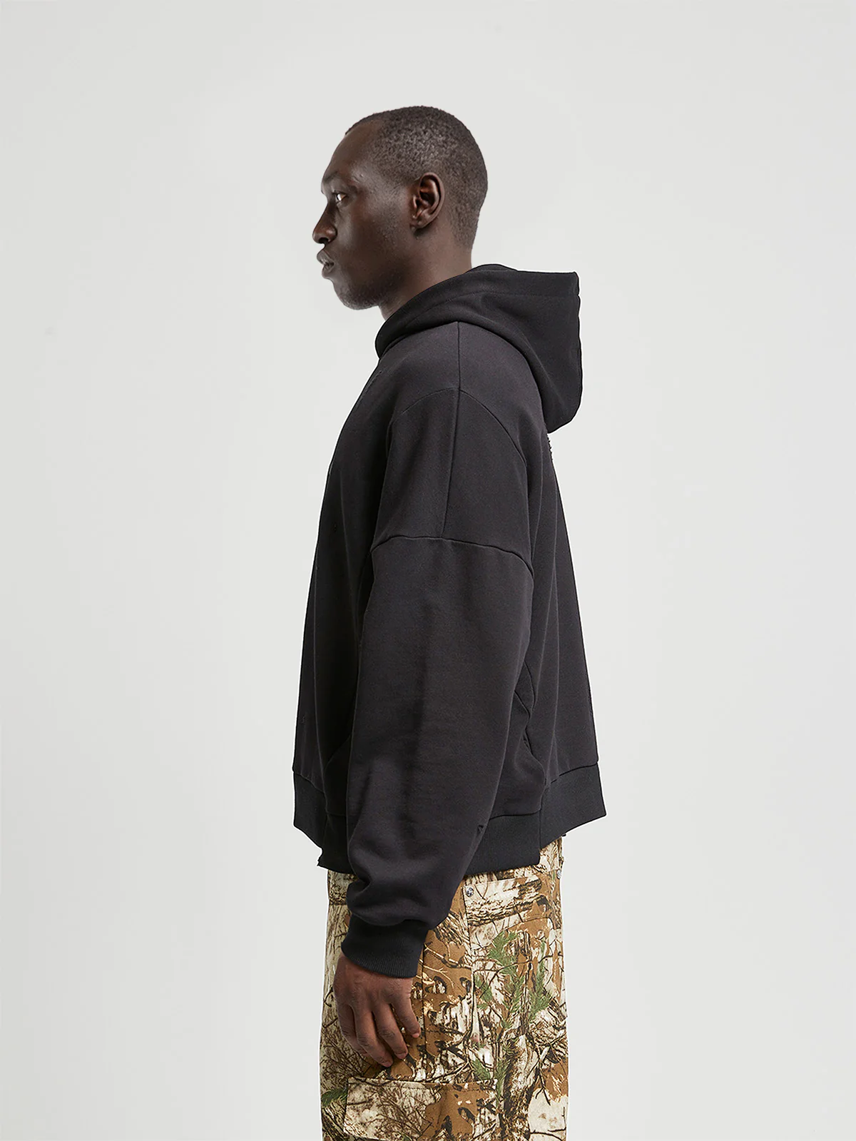 DISTORTED HOODIE - BLACK - Image 4