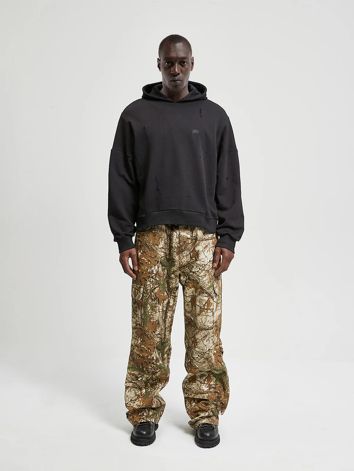 DISTORTED HOODIE - BLACK - Image 6