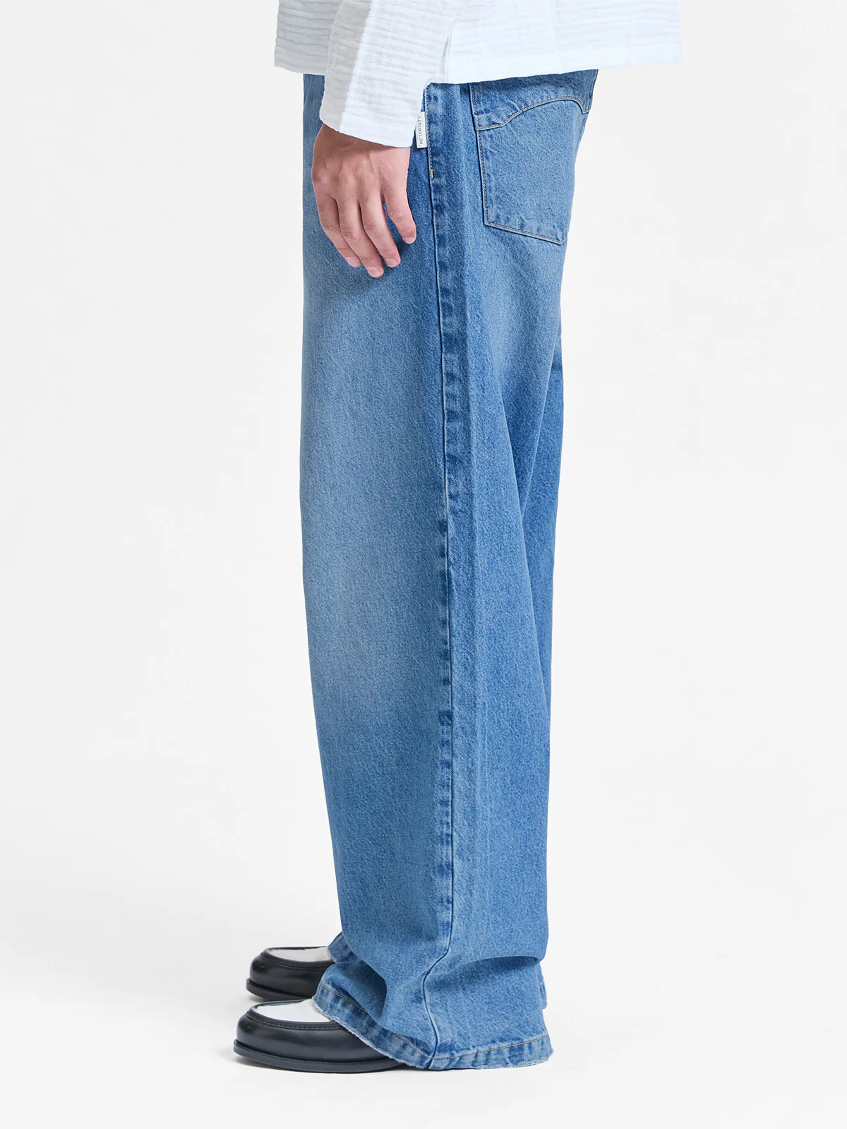 ESSENTIAL BAGGY DENIM - CLASSIC BLUE - Image 4
