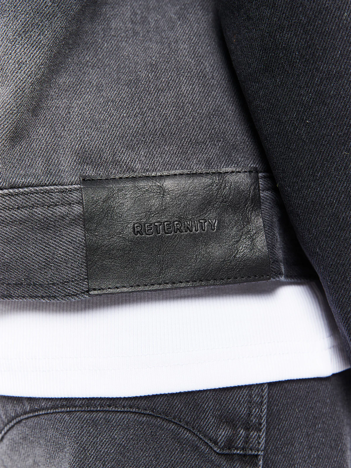 ESSENTIAL DENIM JACKET - WASHED BLACK - Image 8