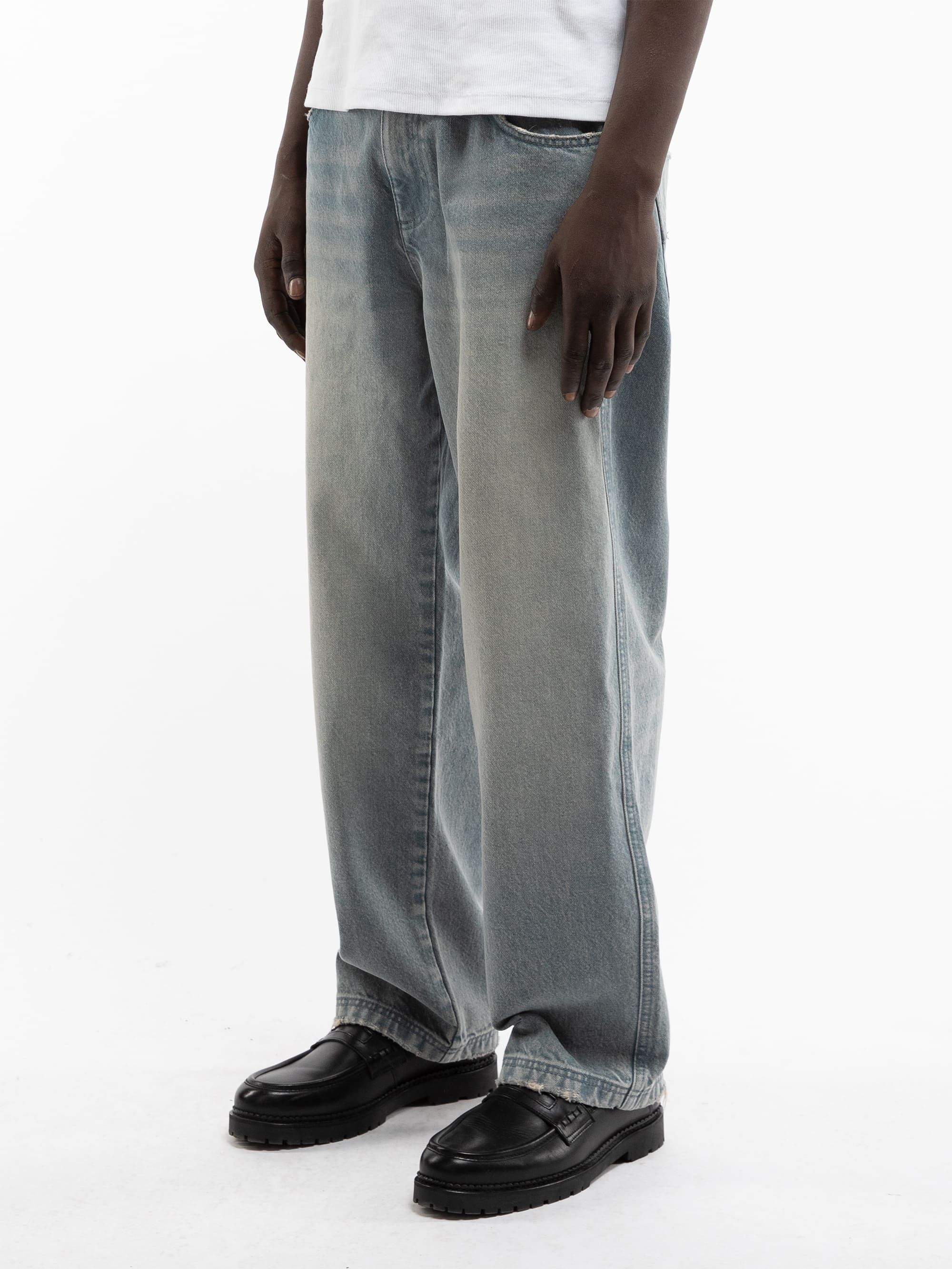 ESSENTIAL STRAIGHT FIT DENIM - LIGHT BLUE - Image 3