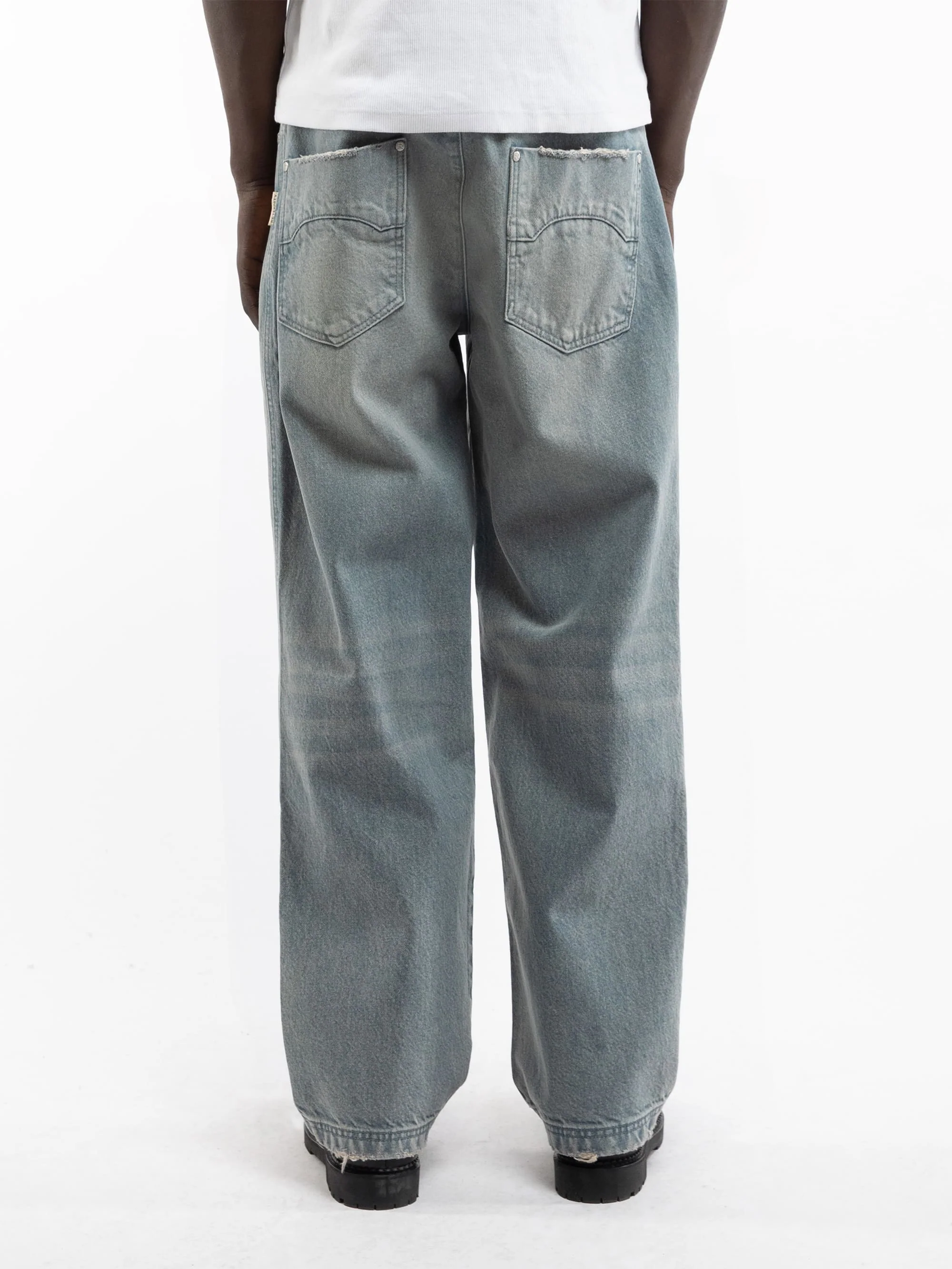ESSENTIAL STRAIGHT FIT DENIM - LIGHT BLUE - Image 5
