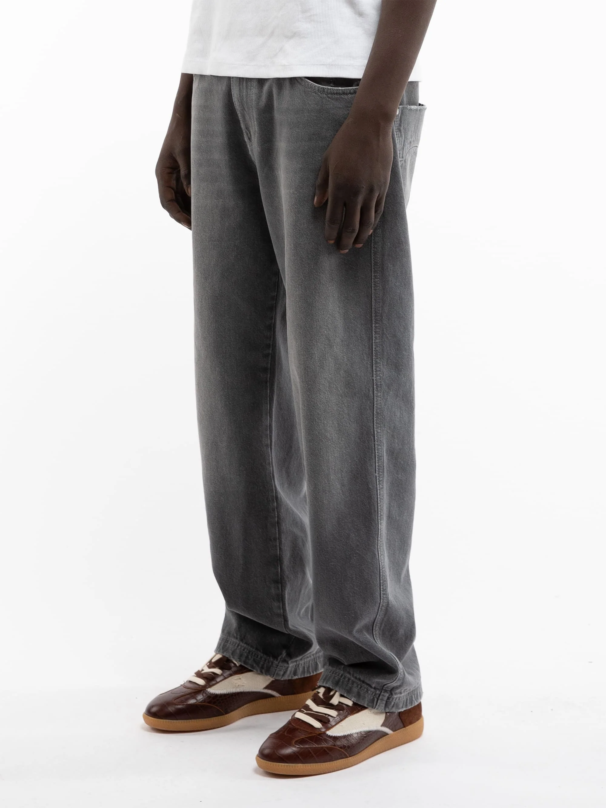 ESSENTIAL STRAIGHT FIT DENIM - WASHED GREY - Image 3
