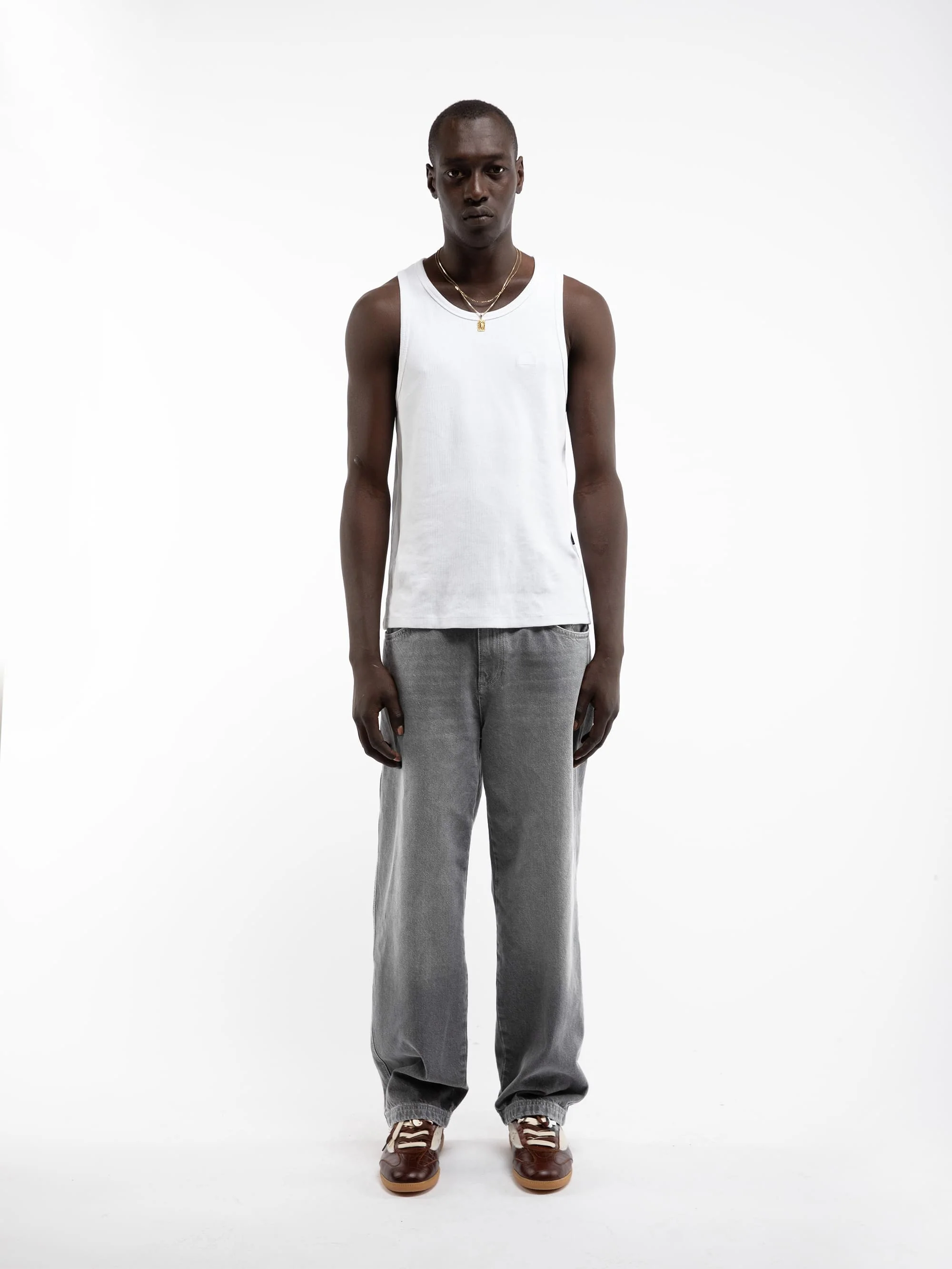 ESSENTIAL STRAIGHT FIT DENIM - WASHED GREY - Image 6