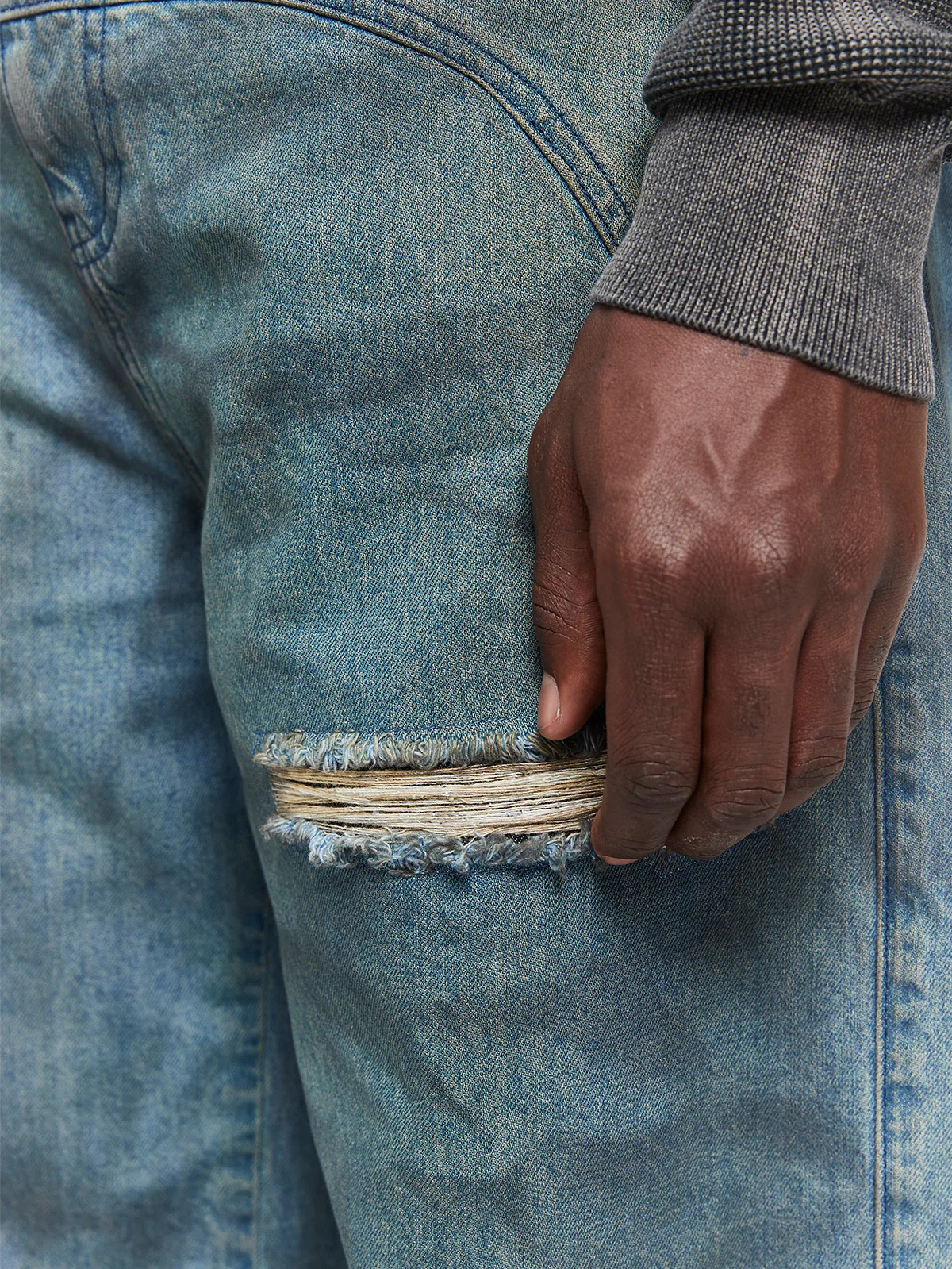 PAINTED ARTISAN DENIM - WASHED BLUE - Image 9