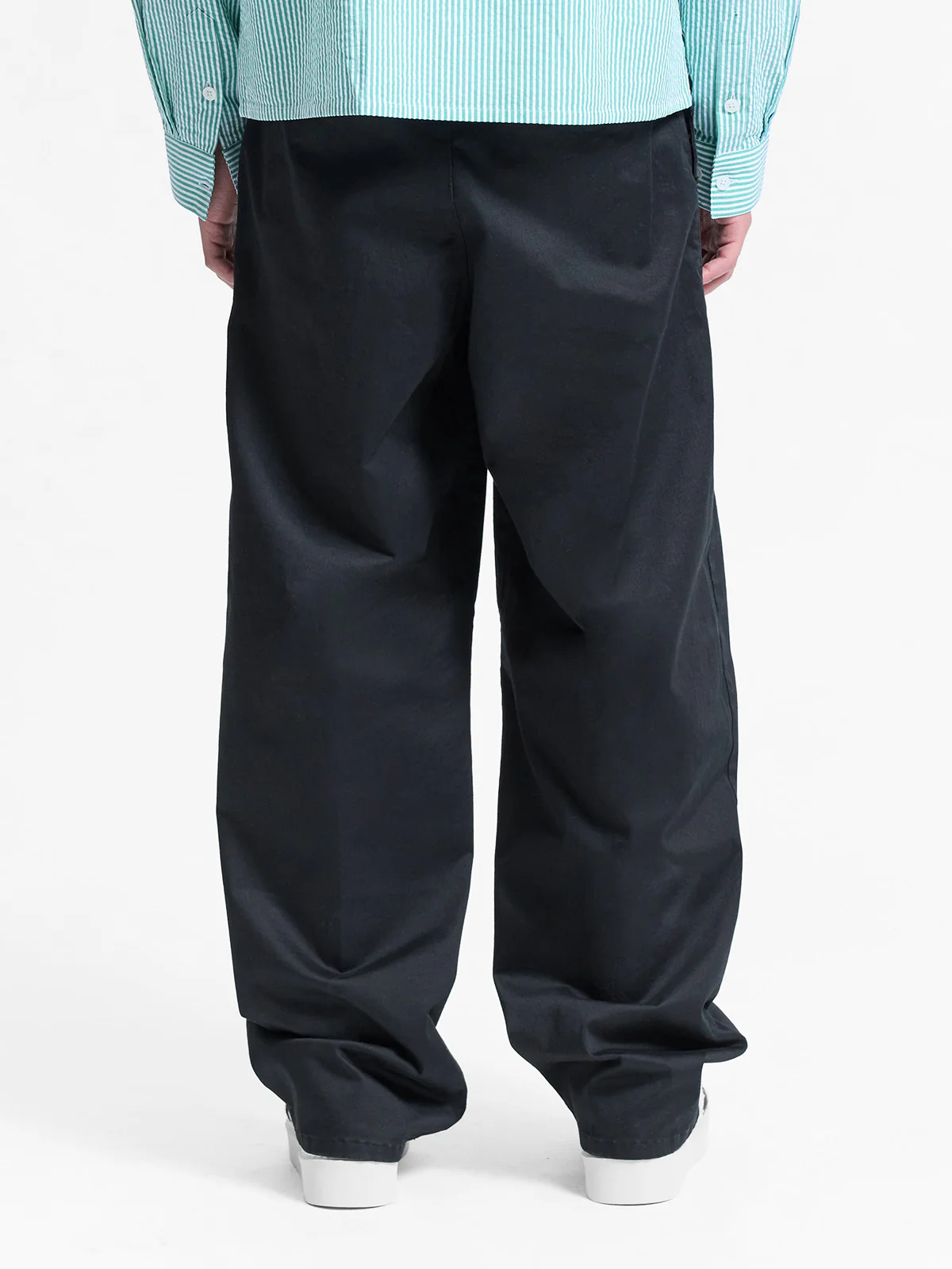 PLEATED CHINO - BLACK - Image 5