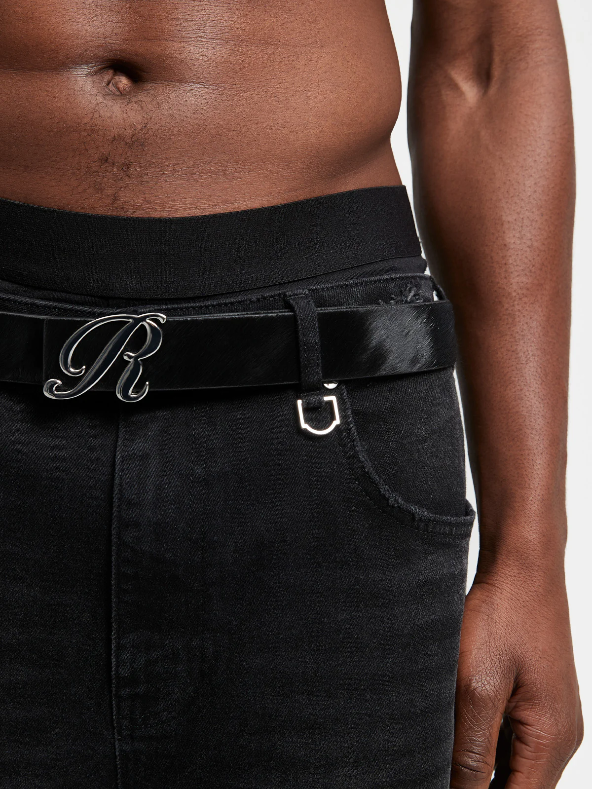 PONY FUR BELT - BLACK - Image 5
