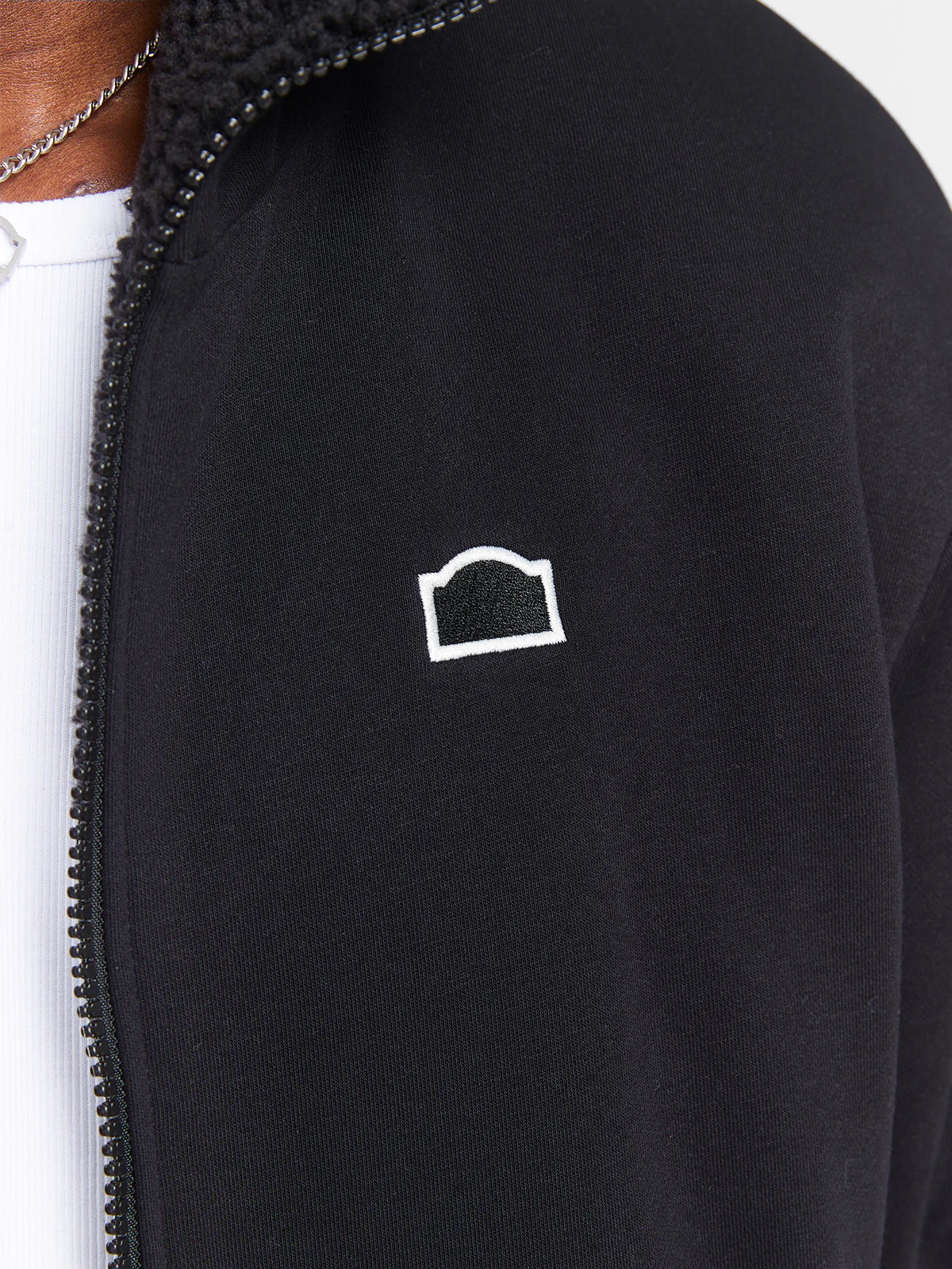 REVERSIBLE FLEECE JACKET - BLACK - Image 11