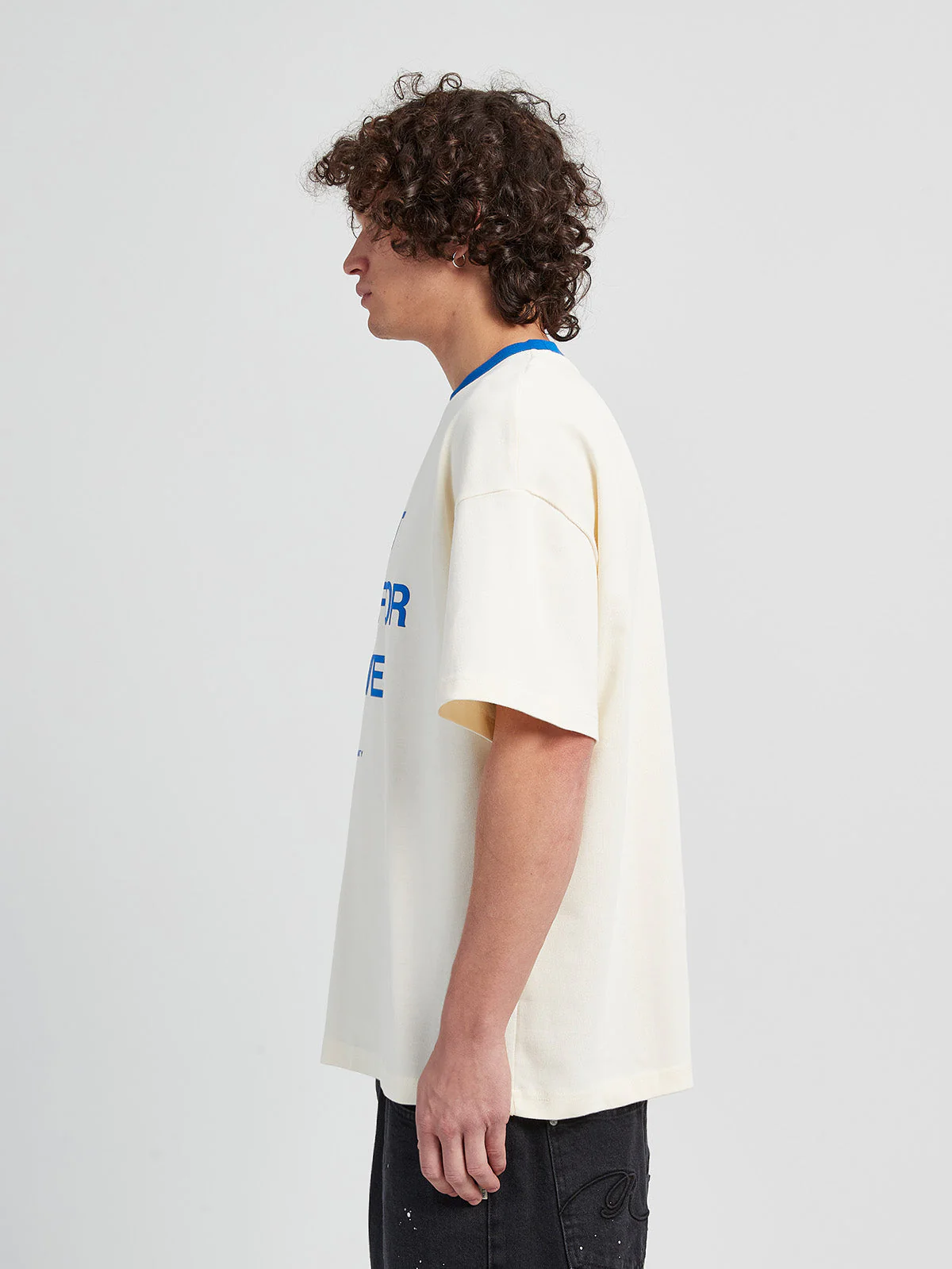 T-SHIRT 'AIN'T HERE FOR LOVE' - CREAM/BLUE - Image 4