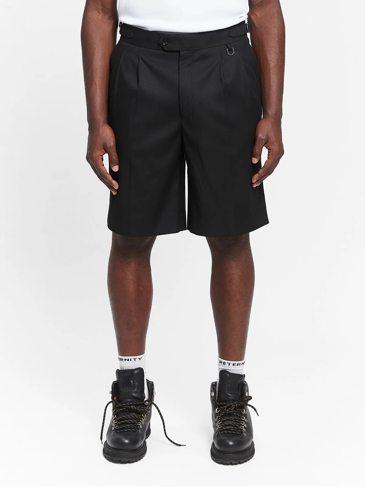 TAILORED BAGGY SHORTS - BLACK - Image 2