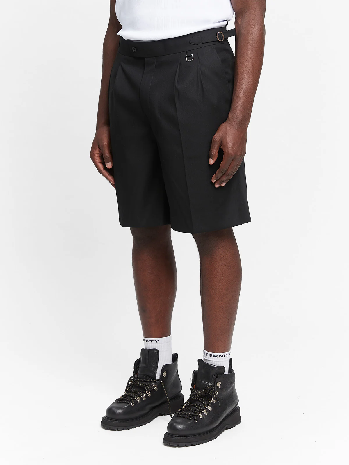 TAILORED BAGGY SHORTS - BLACK - Image 3