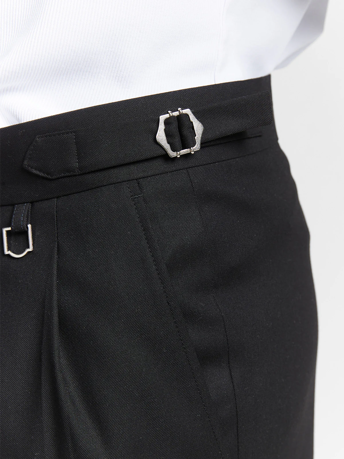 TAILORED BAGGY SHORTS - BLACK - Image 6
