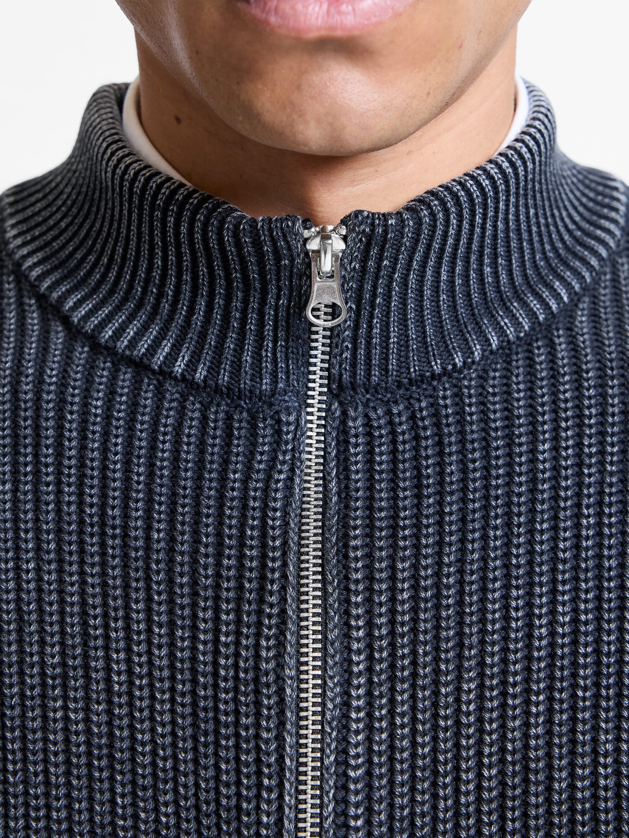 WASHED KNIT HALF ZIP - ACID BLACK - Image 7