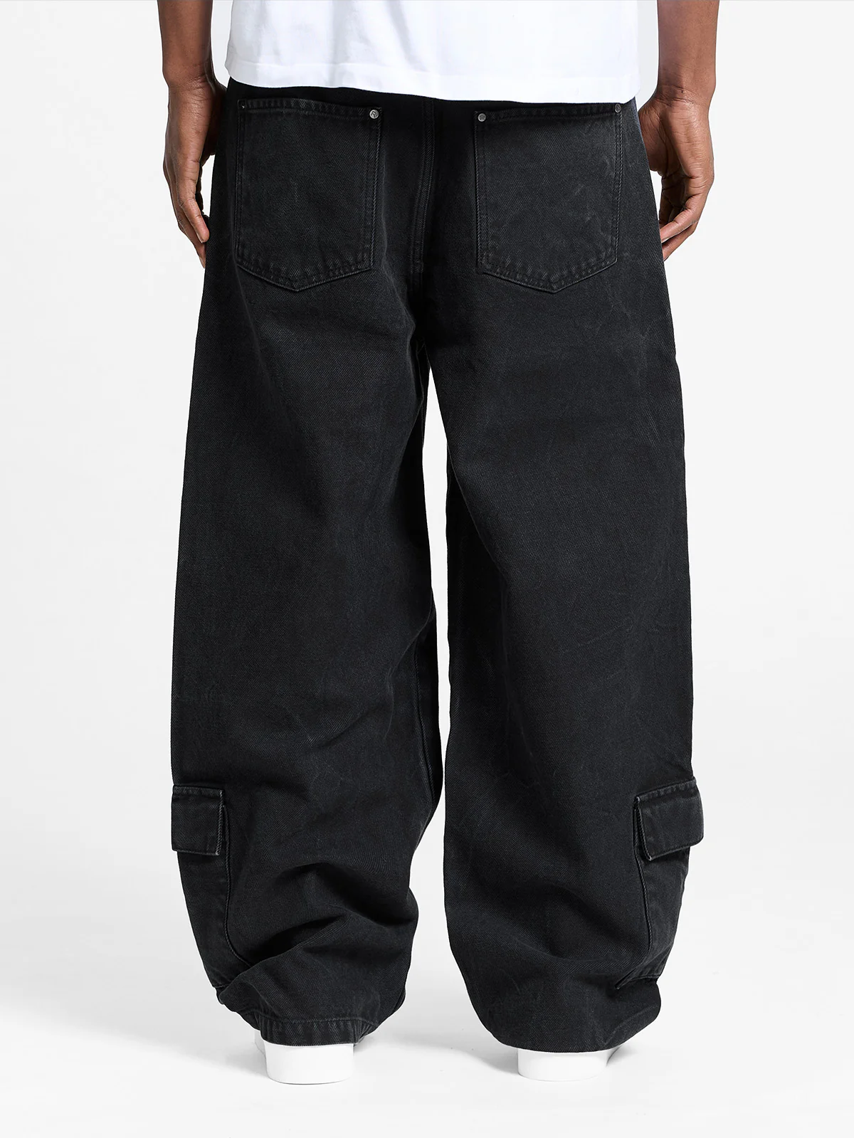 WRINKLED CANVAS CARGO PANTS - BLACK - Image 5